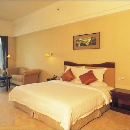 Phoenix Hotel Wuyi Цзянминь Номер фото