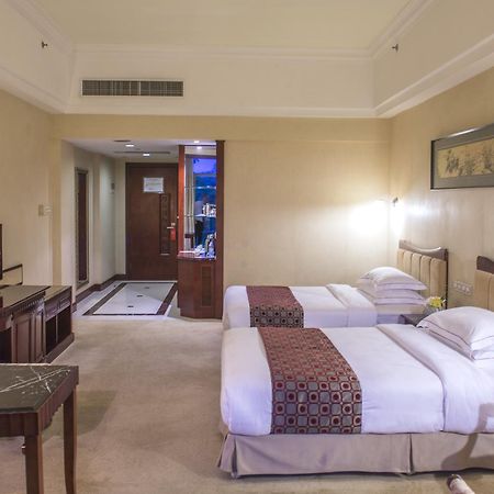 Phoenix Hotel Wuyi Цзянминь Екстер'єр фото