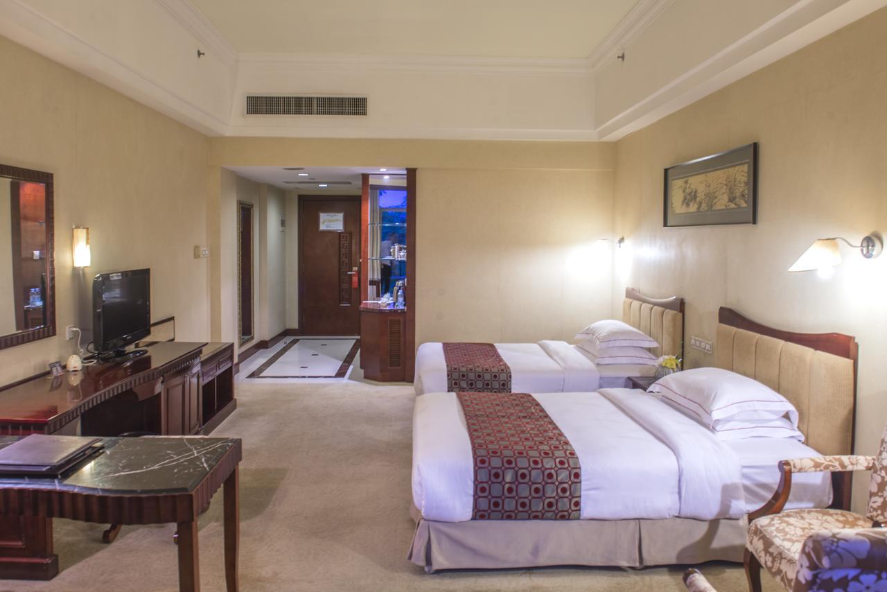 Phoenix Hotel Wuyi Цзянминь Екстер'єр фото