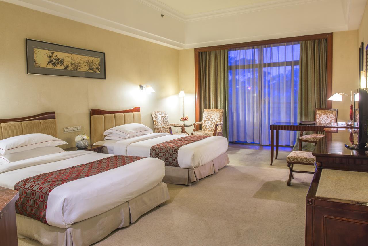 Phoenix Hotel Wuyi Цзянминь Екстер'єр фото