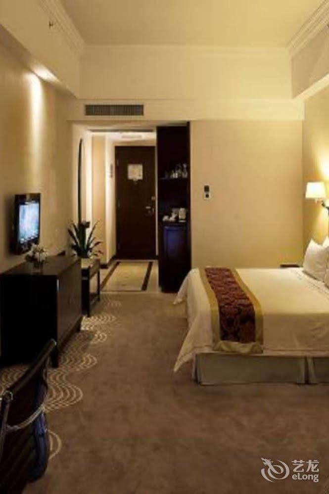 Phoenix Hotel Wuyi Цзянминь Екстер'єр фото