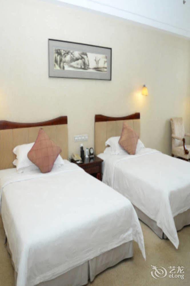 Phoenix Hotel Wuyi Цзянминь Екстер'єр фото